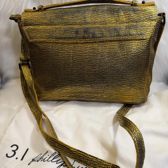 3.1 PHILLIP LIM
Gold/Black Shark Embossed
Leather Medium Pashli Satchel
Bag💛🖤 - Picture 3 of 14